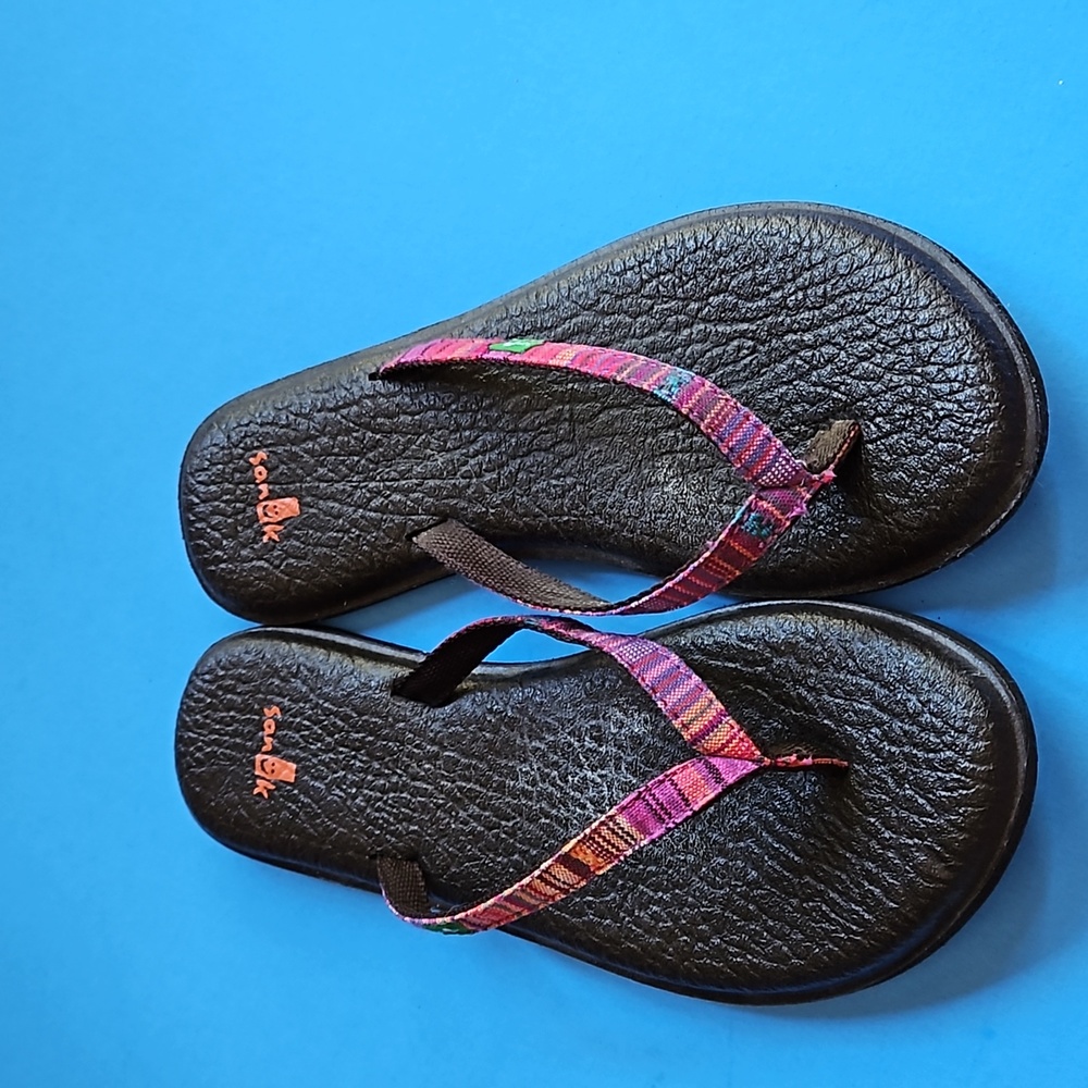 Sanuk Flip Flops